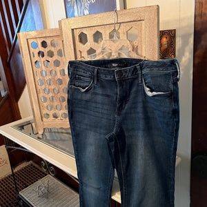 10 P Vera Wang  Mid Rise  Bootcut  Jeans
